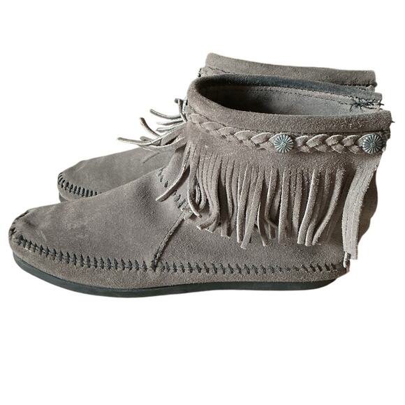 Minnetonka Gray Suede Fringe 292 Moccasin Back-Zip Ankle Boots Size 9 Women - Picture 1 of 6